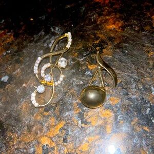 rhinestones music pin set